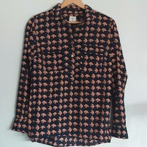 Gap Fitted Boyfriend Partial Button Down Shirt